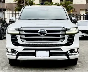 Toyota Land Cruiser LC300 2023 Pearl