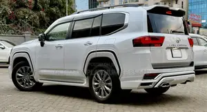 Toyota Land Cruiser LC300 2023 Pearl