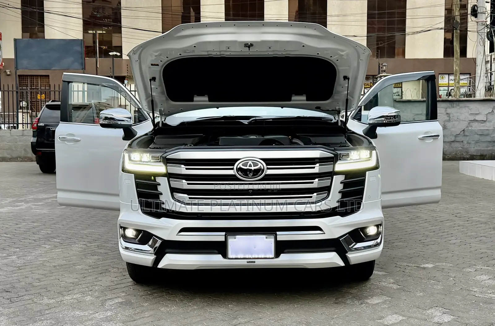 Toyota Land Cruiser LC300 2023 Pearl