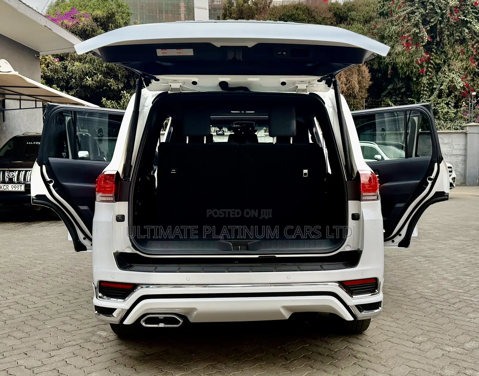 Toyota Land Cruiser LC300 2023 Pearl