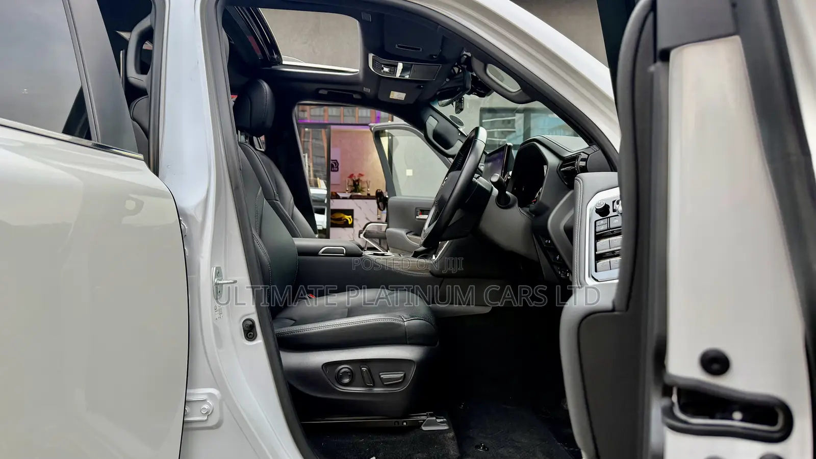 Toyota Land Cruiser LC300 2023 Pearl
