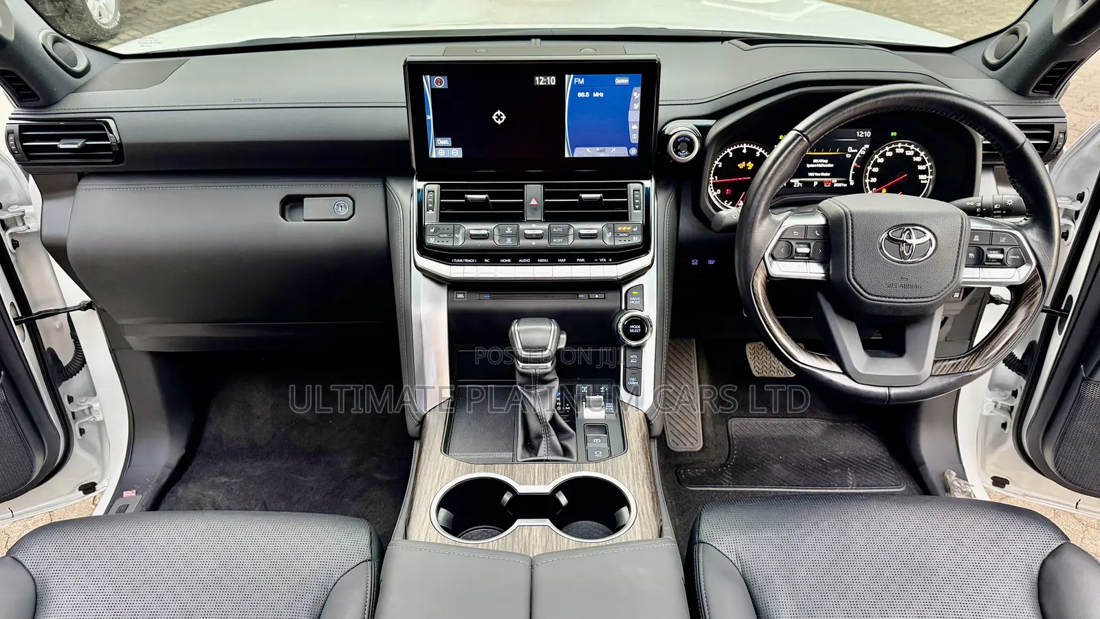 Toyota Land Cruiser LC300 2023 Pearl