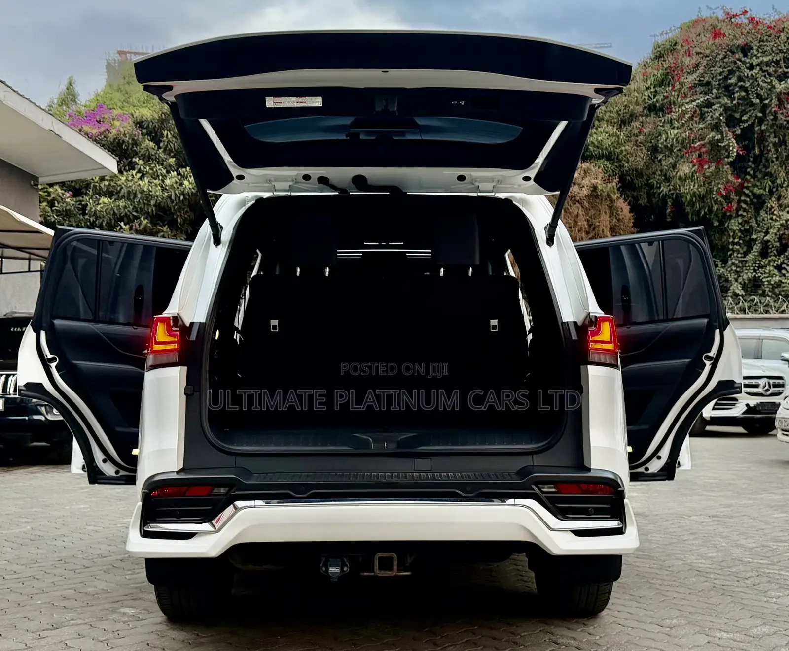 Lexus LX 600 2023 White