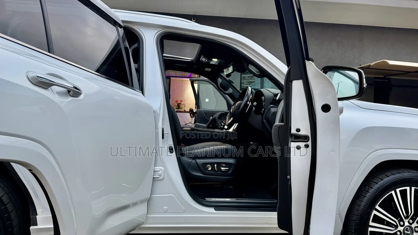 Lexus LX 600 2023 White