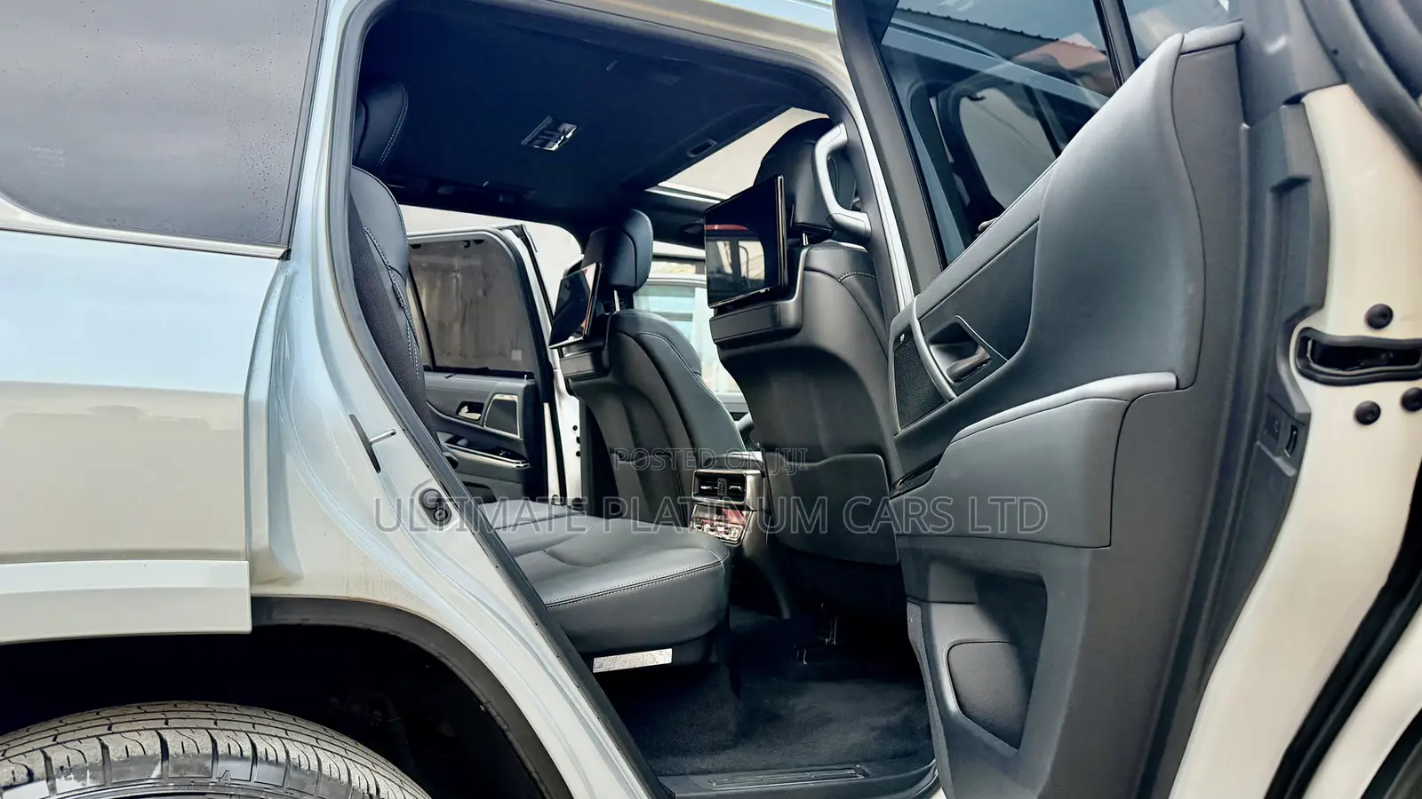 Lexus LX 600 2023 White