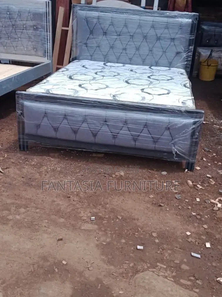 Grey Mockett Bed Size 5 by 6