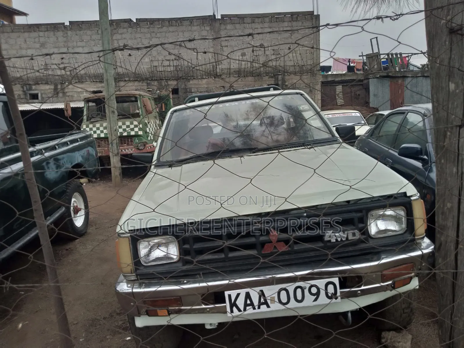 Mitsubishi L200 2005 Off white