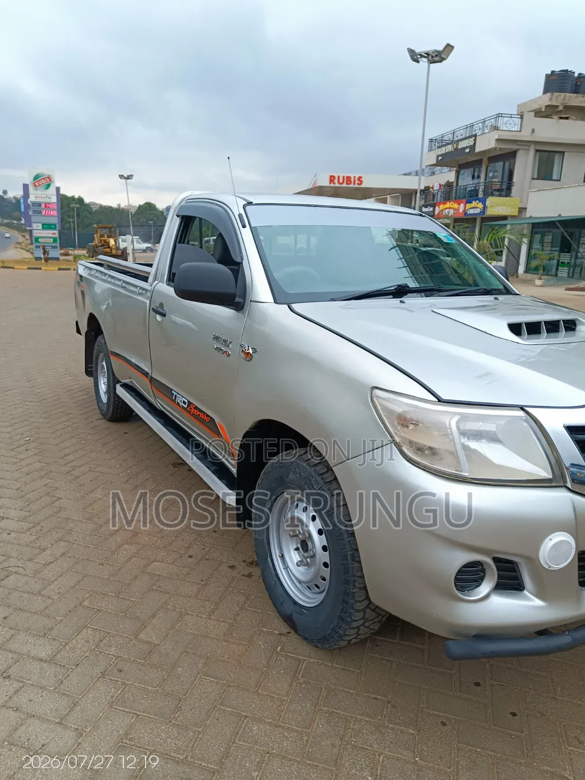 Toyota Hilux 2012 Silver