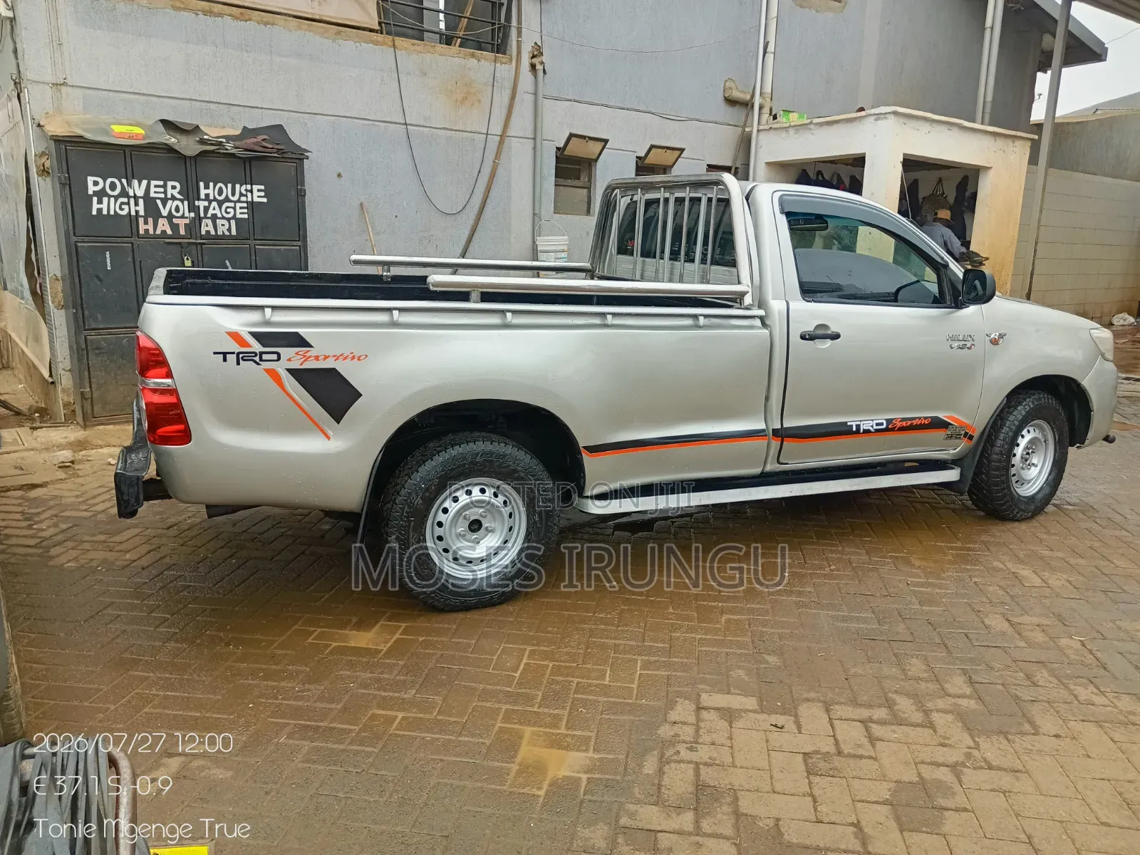 Toyota Hilux 2012 Silver