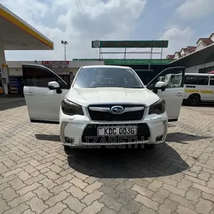 Subaru Forester 2014 Off white