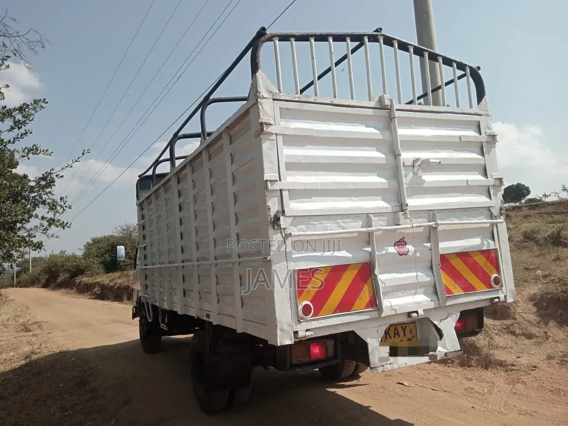 Mitsubishi Canter Kay