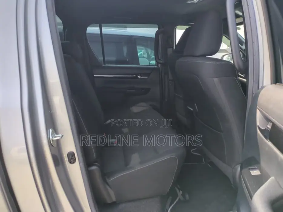 Toyota Hilux 2.4 Diesel 2020 Silver