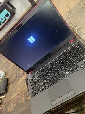 Laptop Fujitsu Lifebook E733 4GB Intel Celeron HDD+SSD 60GB
