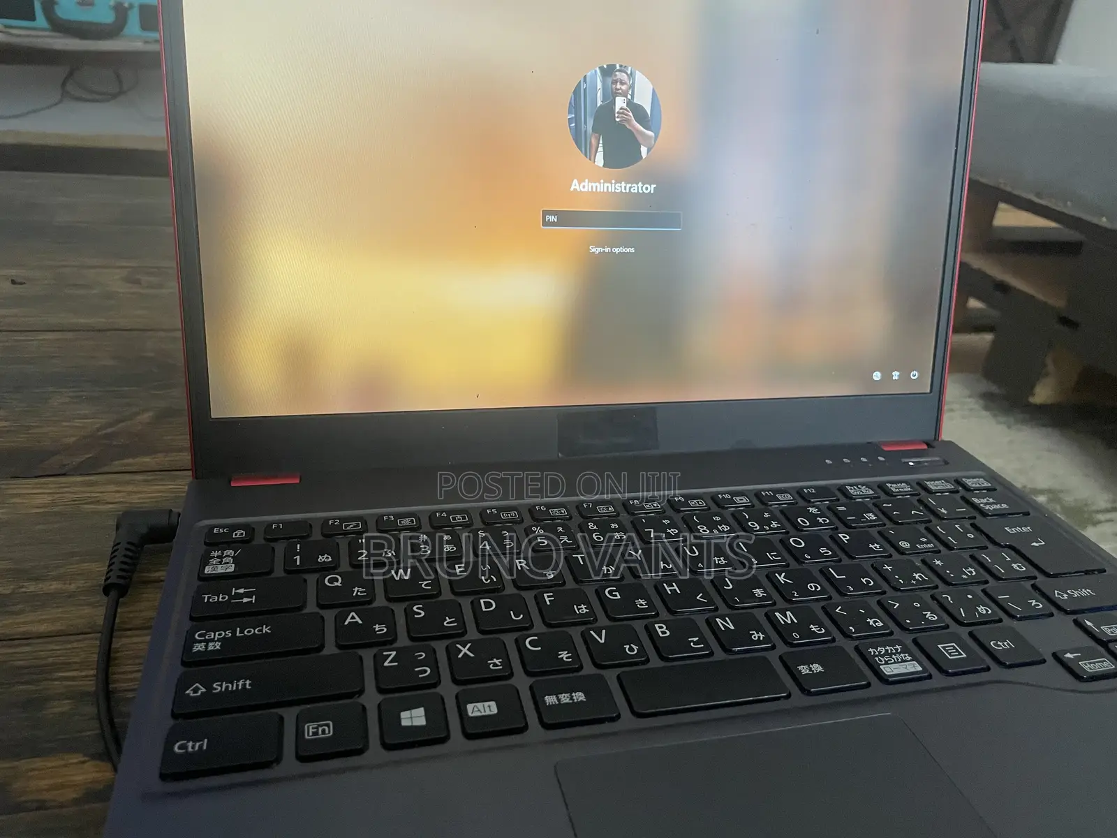 Laptop Fujitsu Lifebook E733 4GB Intel Celeron HDD+SSD 60GB