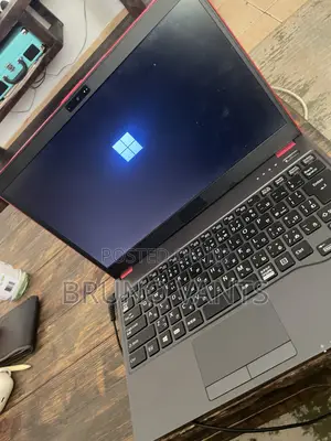 Laptop Fujitsu Lifebook E733 4GB Intel Celeron HDD+SSD 60GB