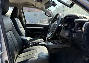 Toyota Hilux SR 4x4 2019 Silver