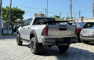 Toyota Hilux SR 4x4 2019 Silver