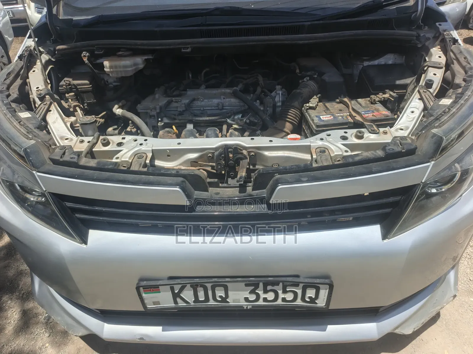 Toyota Voxy 2016 Silver