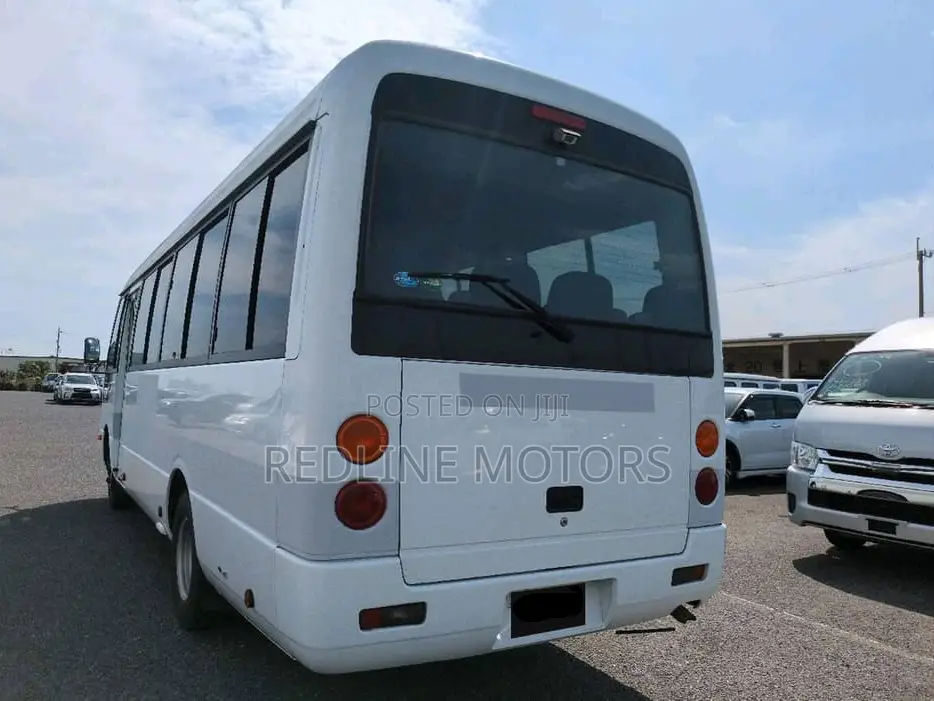 Mitsubishi Fuso Rosa 2020 White