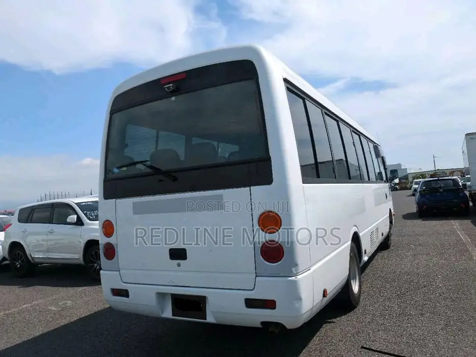 Mitsubishi Fuso Rosa 2020 White
