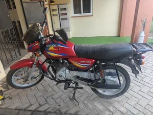 Bajaj Boxer 125 2022 Red