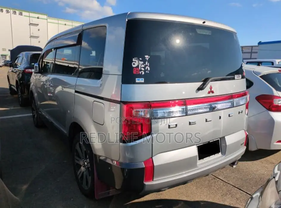 Mitsubishi Delica 2019 Silver