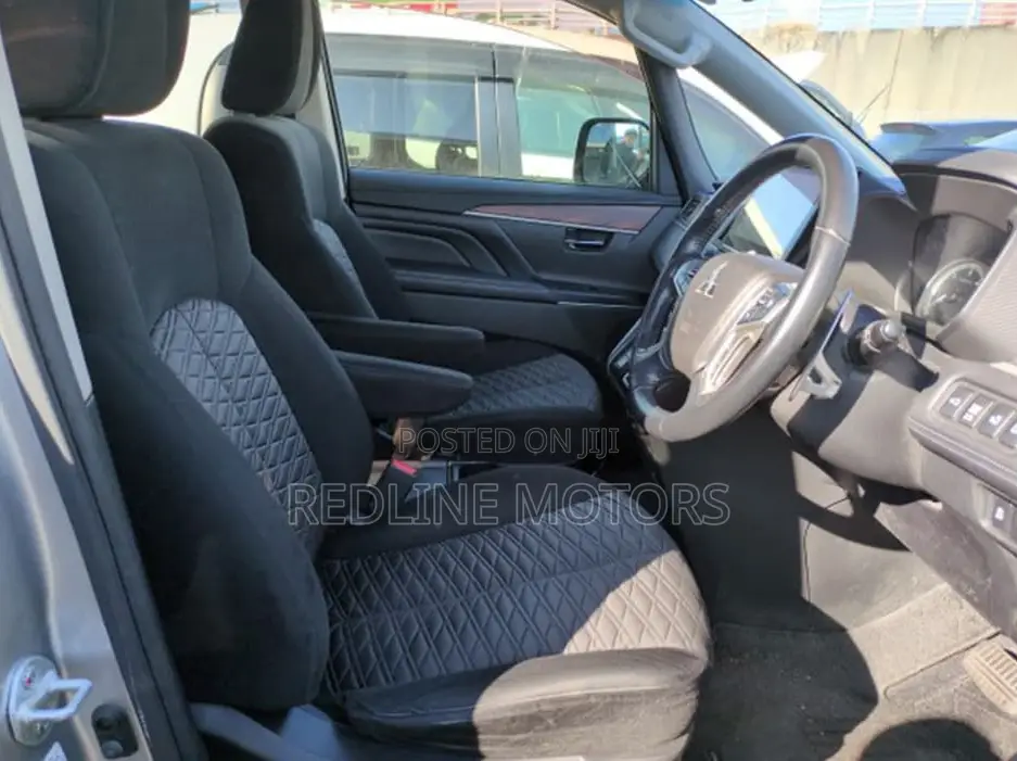 Mitsubishi Delica 2019 Silver