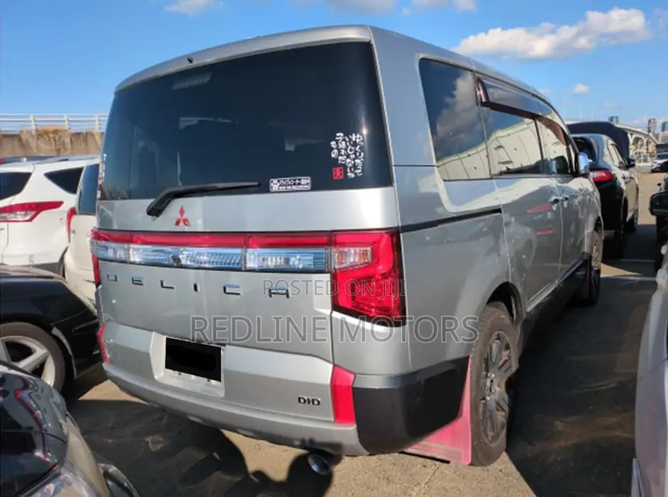 Mitsubishi Delica 2019 Silver