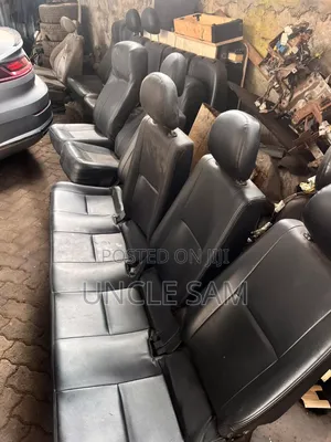 Toyota Hiace Seats for 7L or 9L