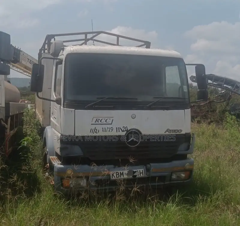 Mercedes-Benz Atego 2004 White