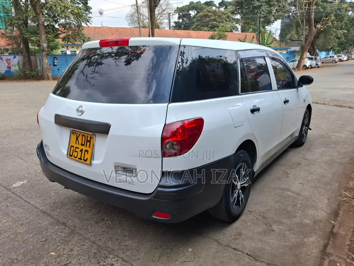 Nissan Advan 2014 White