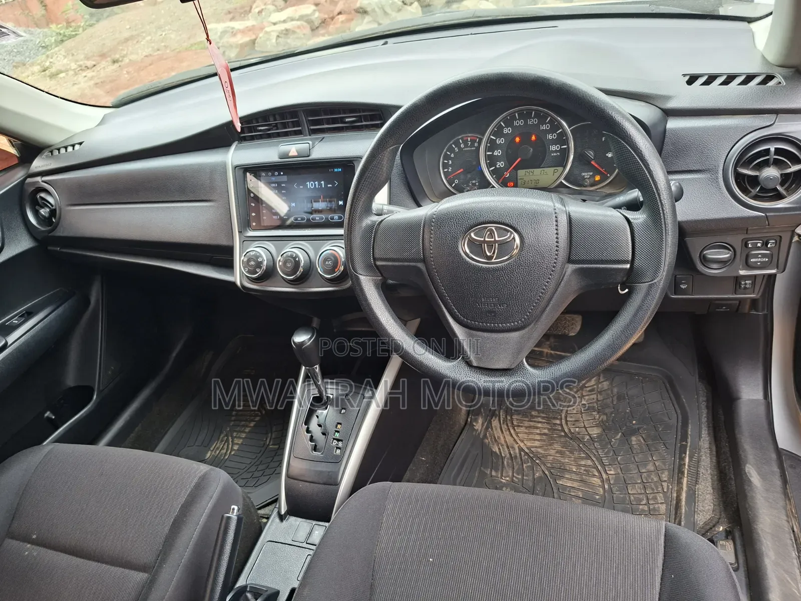 Toyota Corolla Fielder 2016 Silver