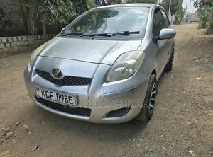 Toyota Vitz 2008 Silver