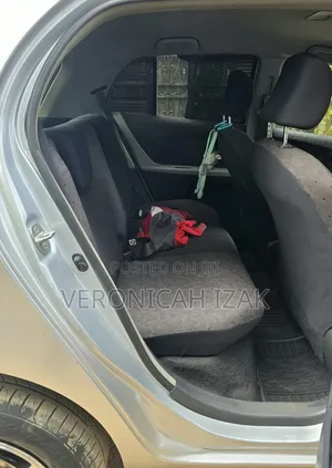 Toyota Vitz 2008 Silver