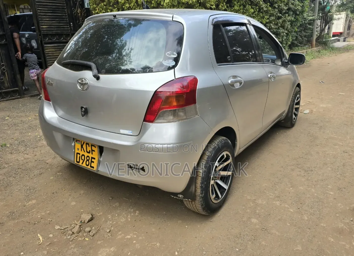 Toyota Vitz 2008 Silver