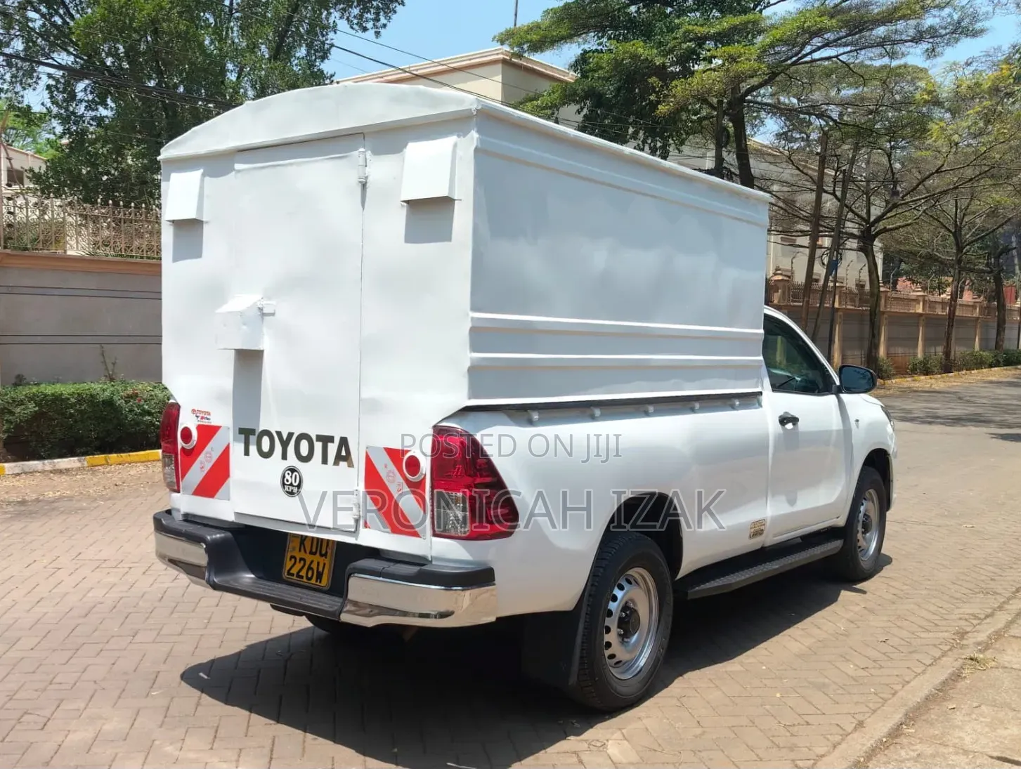 Toyota Hilux 2025 White