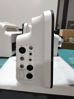 7 Parameters Yonker Patient Monitor