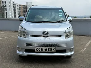 Toyota Voxy 2008 Silver