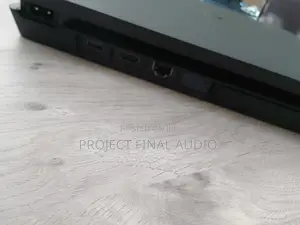 Play Station 4 Slim