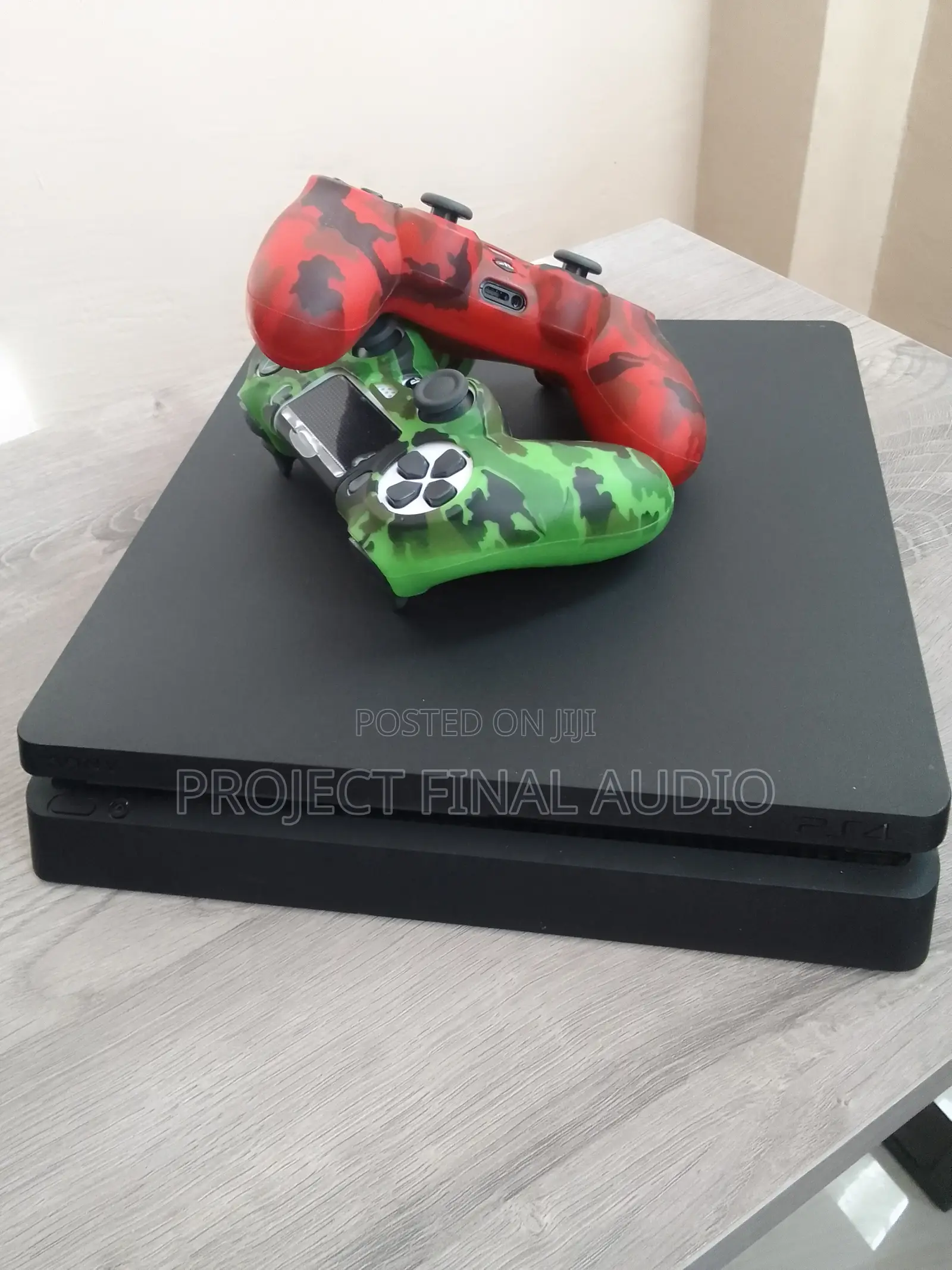 Play Station 4 Slim