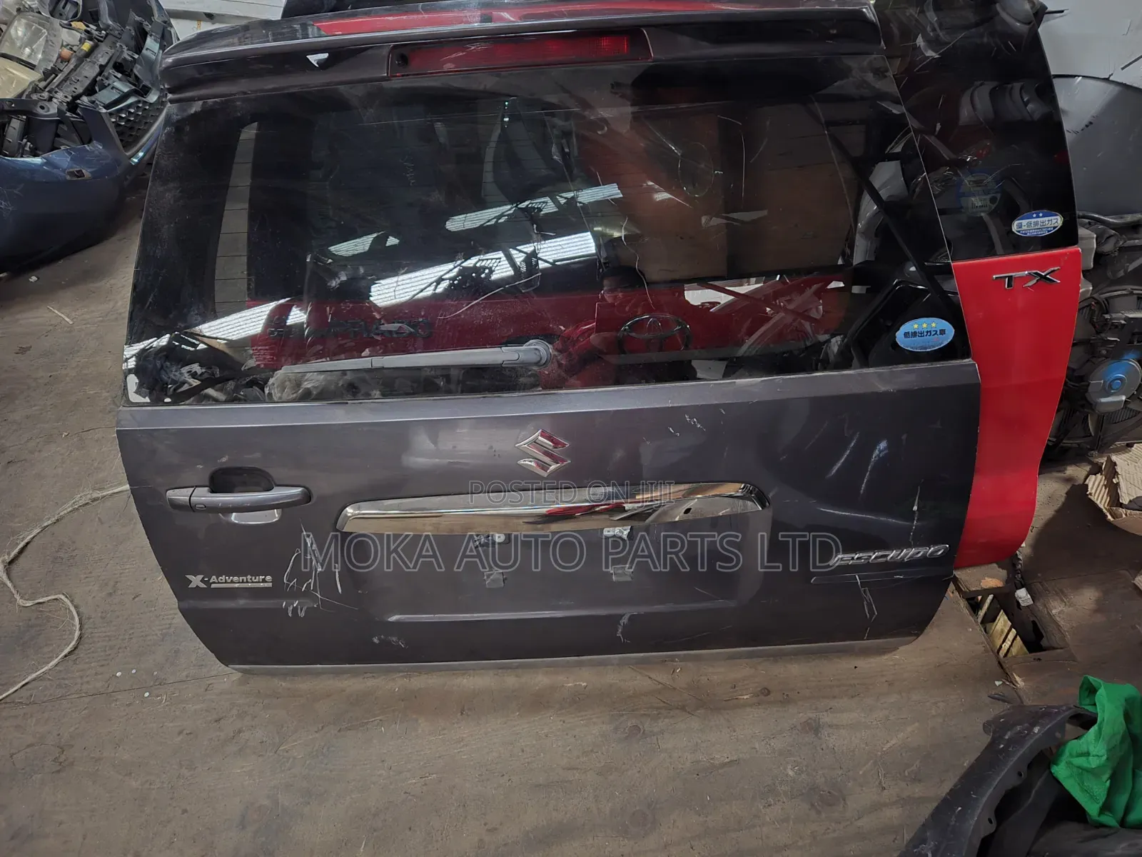 Suzuki Escudo Tail Gate