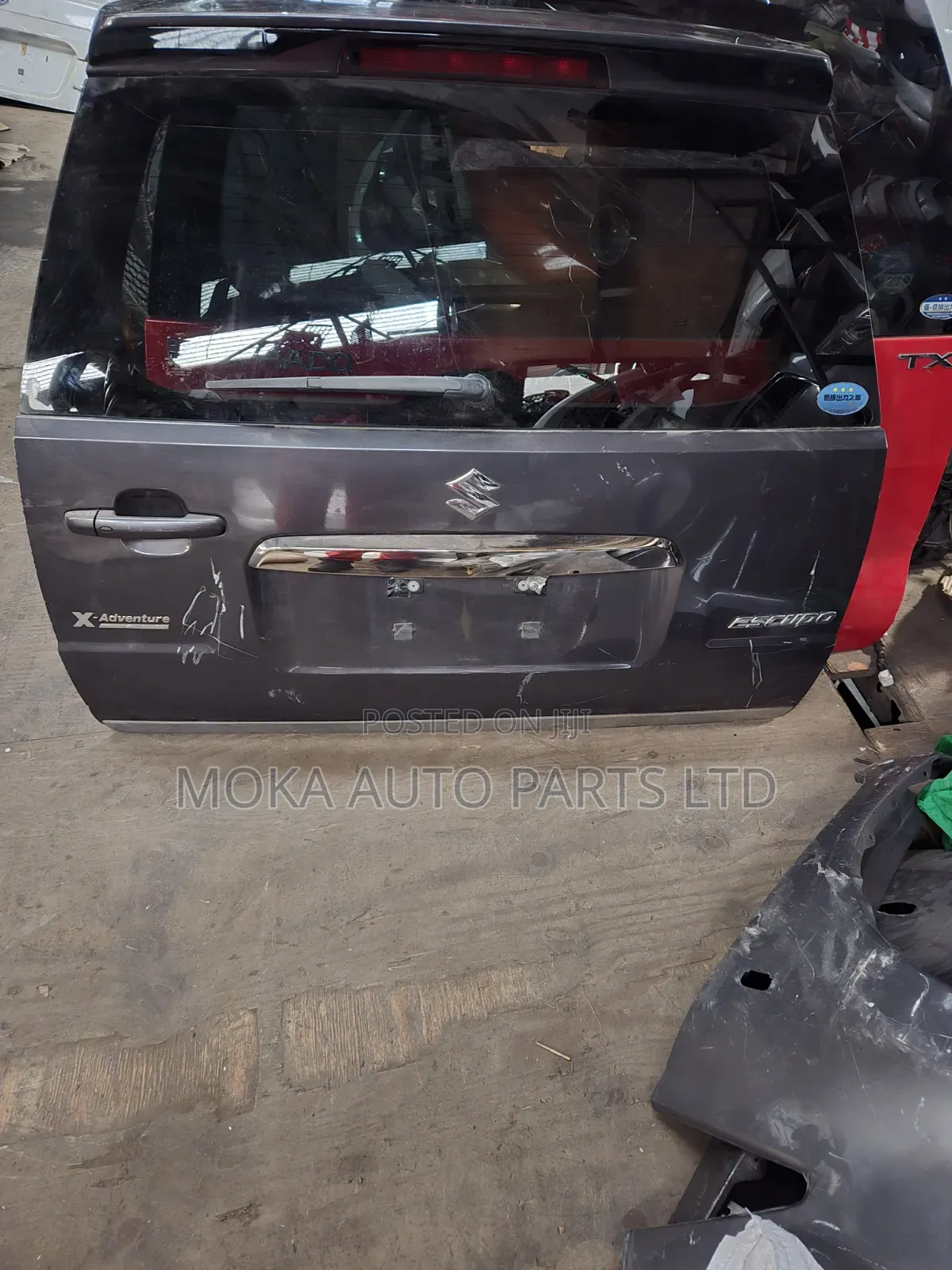 Suzuki Escudo Tail Gate