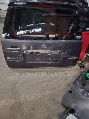 Suzuki Escudo Tail Gate