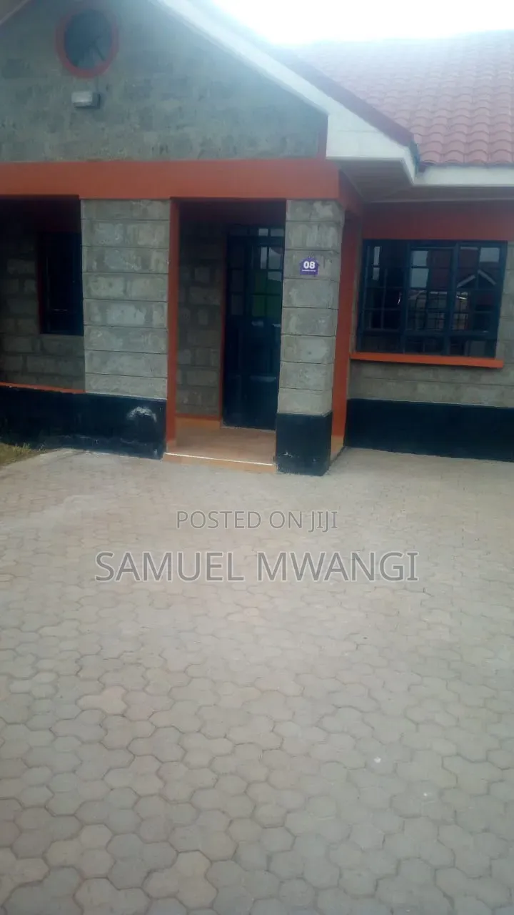 3bdrm House in Kalimoni for sale