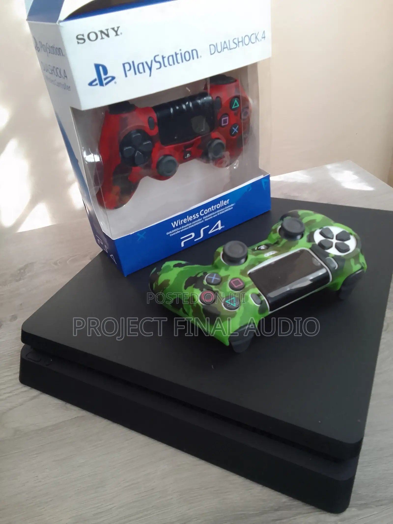 Play Station 4 Slim
