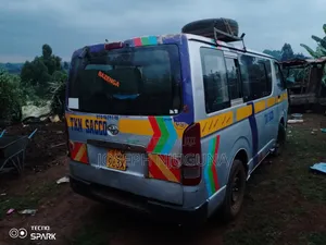 Toyota HiAce 2010 Silver