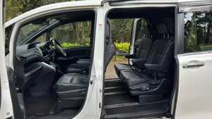 Toyota Esquire 2018 White