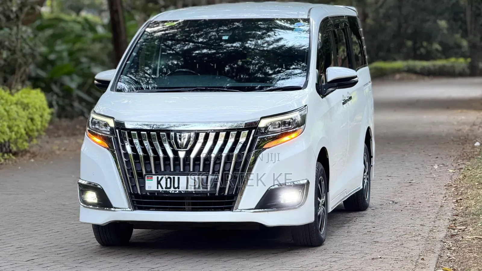 Toyota Esquire 2018 White