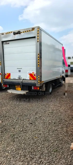 Isuzu ELF Super Clean