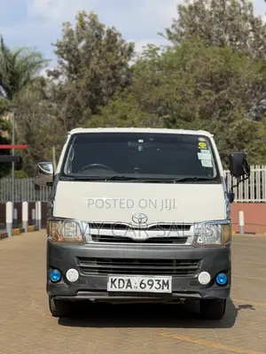 Toyota HiAce 2013 White